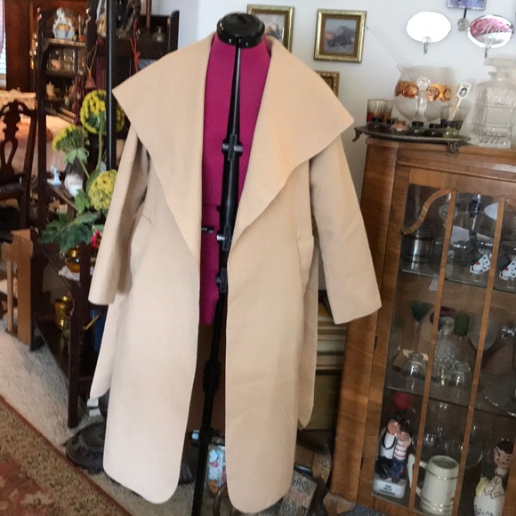 Italy. MODA Cream waterfall coat made in Italy - Picture 6 of 6